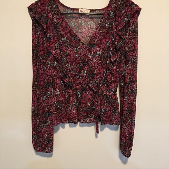 Soft sheer rayon, one snap v neck peplum top - Picture 2 of 6